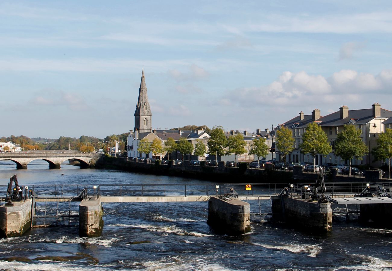 Ballina, County Mayo © Fáilte Ireland 