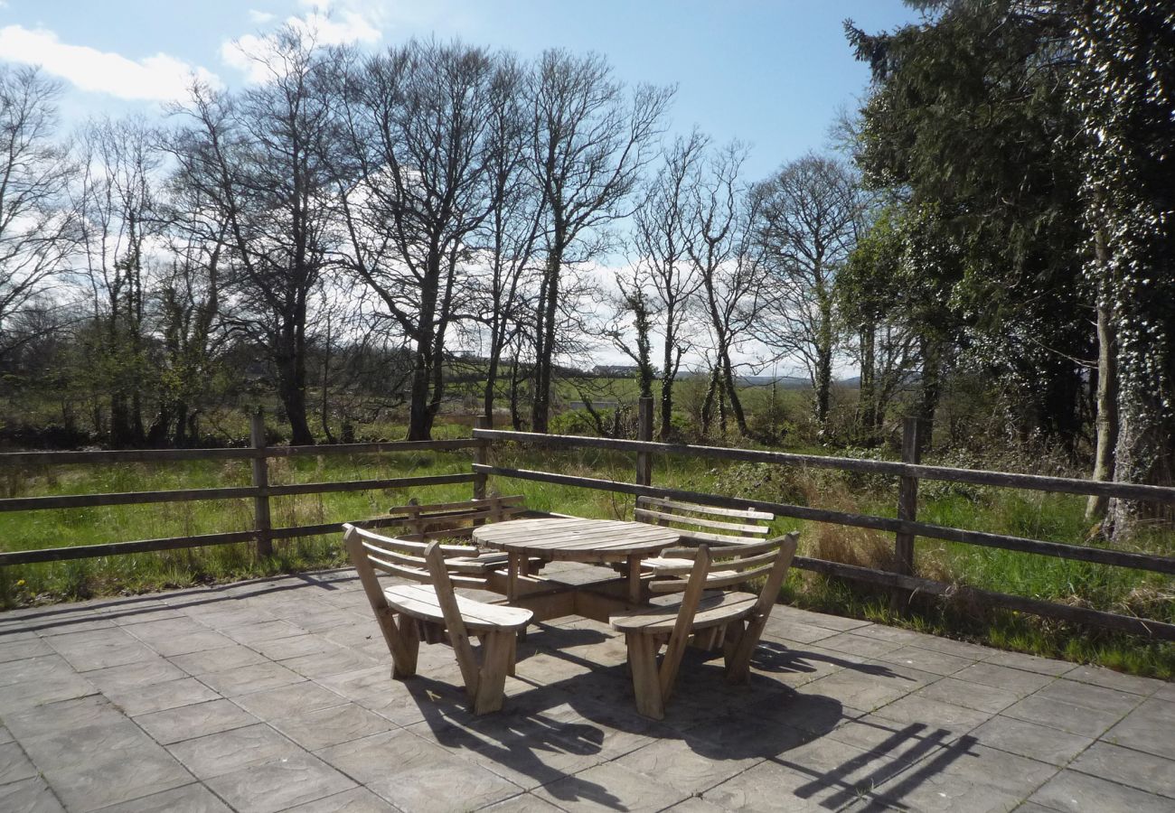 Pretty Self-Catering Holiday Cottage Clydagh Lodge near Castlebar, County Mayo