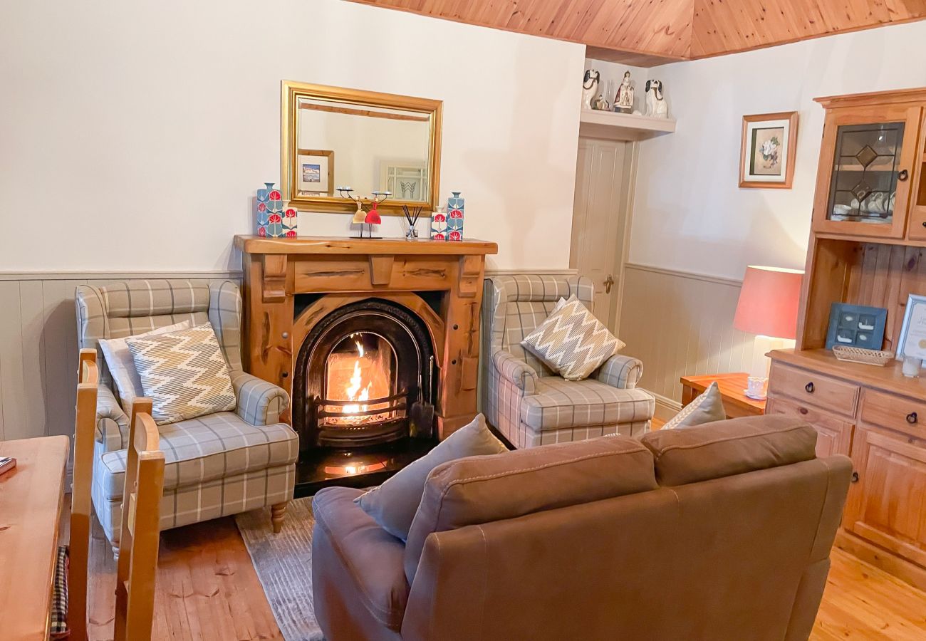  Pretty Self-Catering Holiday Cottage Clydagh Lodge near Castlebar, County Mayo 