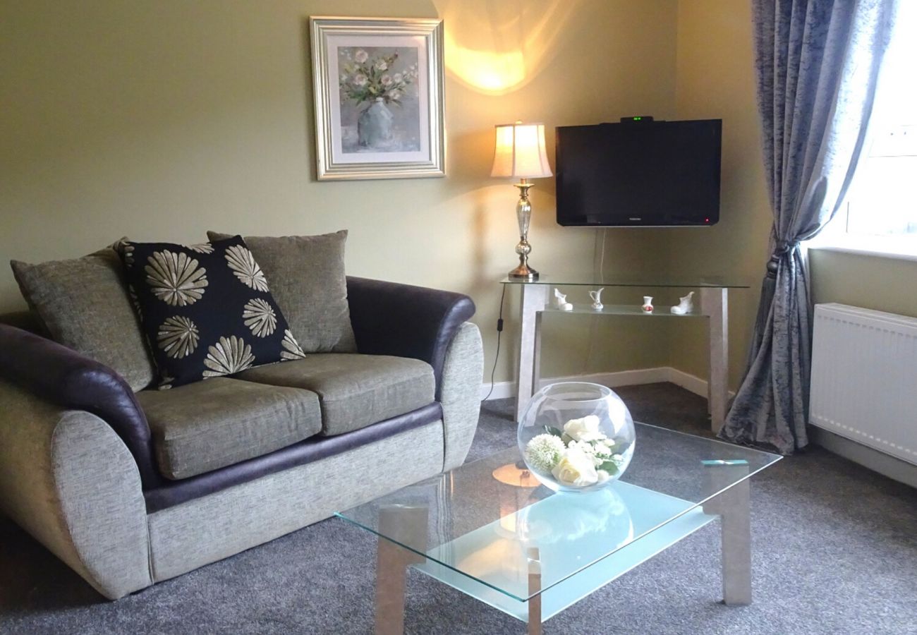 Charming Mary Naoise Family Self-Catering Holiday Home, Lettermacaward, County Donegal