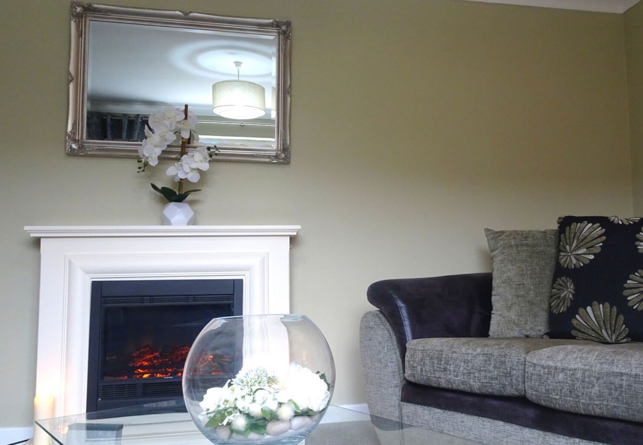 Charming Mary Naoise Family Self-Catering Holiday Home, Lettermacaward, County Donegal