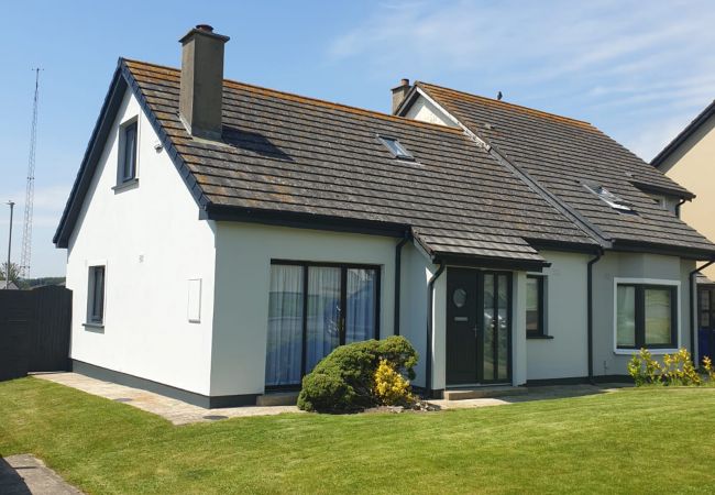 Beachside Avenue Self-Catering Family Holiday Home, Riverchapel, County Wexford