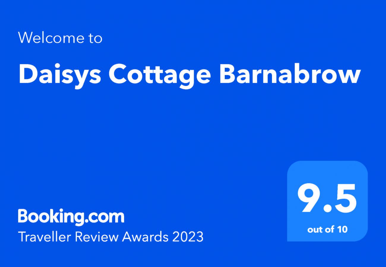  Daisy’s Cottage Barnabrow is a Beautiful Coastal Self Catering Accommodation Cottage located in Booking.com Traveller Awards | Ballycotton County Cor