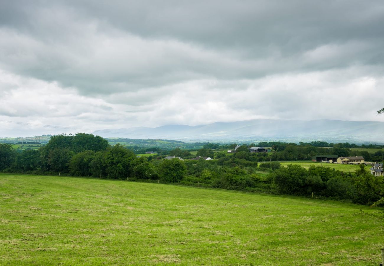 Hillside Holiday Home, Large Self Catering Holiday Home Close to Killarney & Farranfore Airport in County Kerry