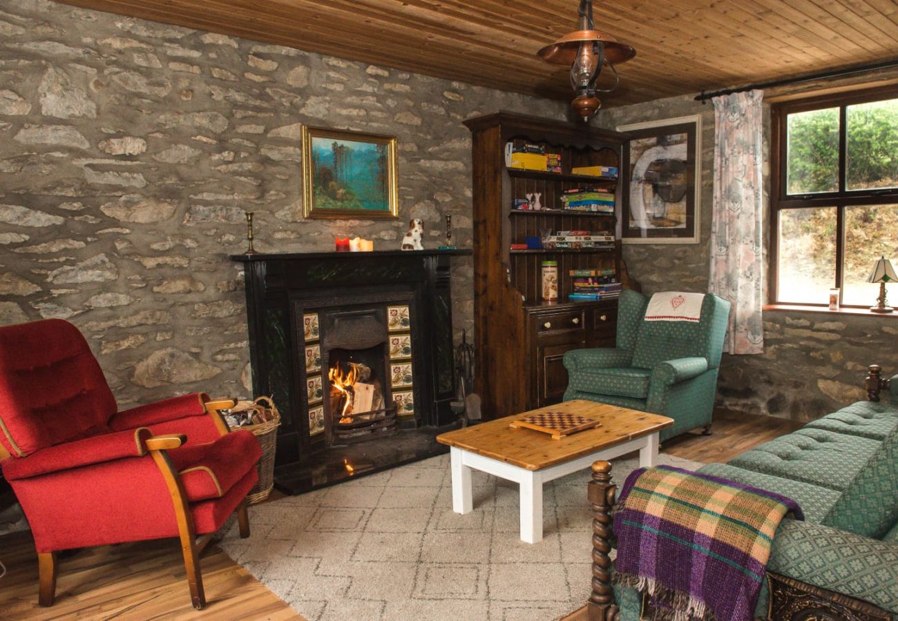 Hillside Holiday Home, Large Self Catering Holiday Home Close to Killarney & Farranfore Airport in County Kerry