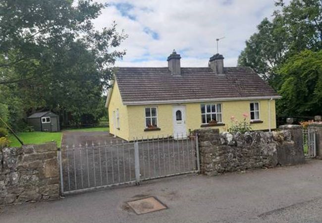 Family Friendly Self-Catering Rural Retreat Primrose Cottage, Kinnitty, County Offaly