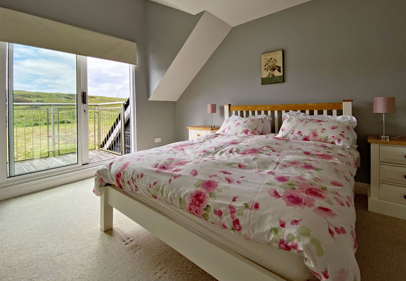 Cleggan Harbour Holiday Home, Seaside Holiday Accommodation Available in Cleggan, County Galway