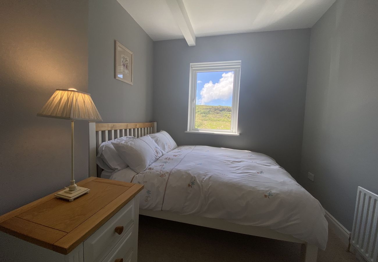 Cleggan Harbour Holiday Home, Seaside Holiday Accommodation Available in Cleggan, County Galway