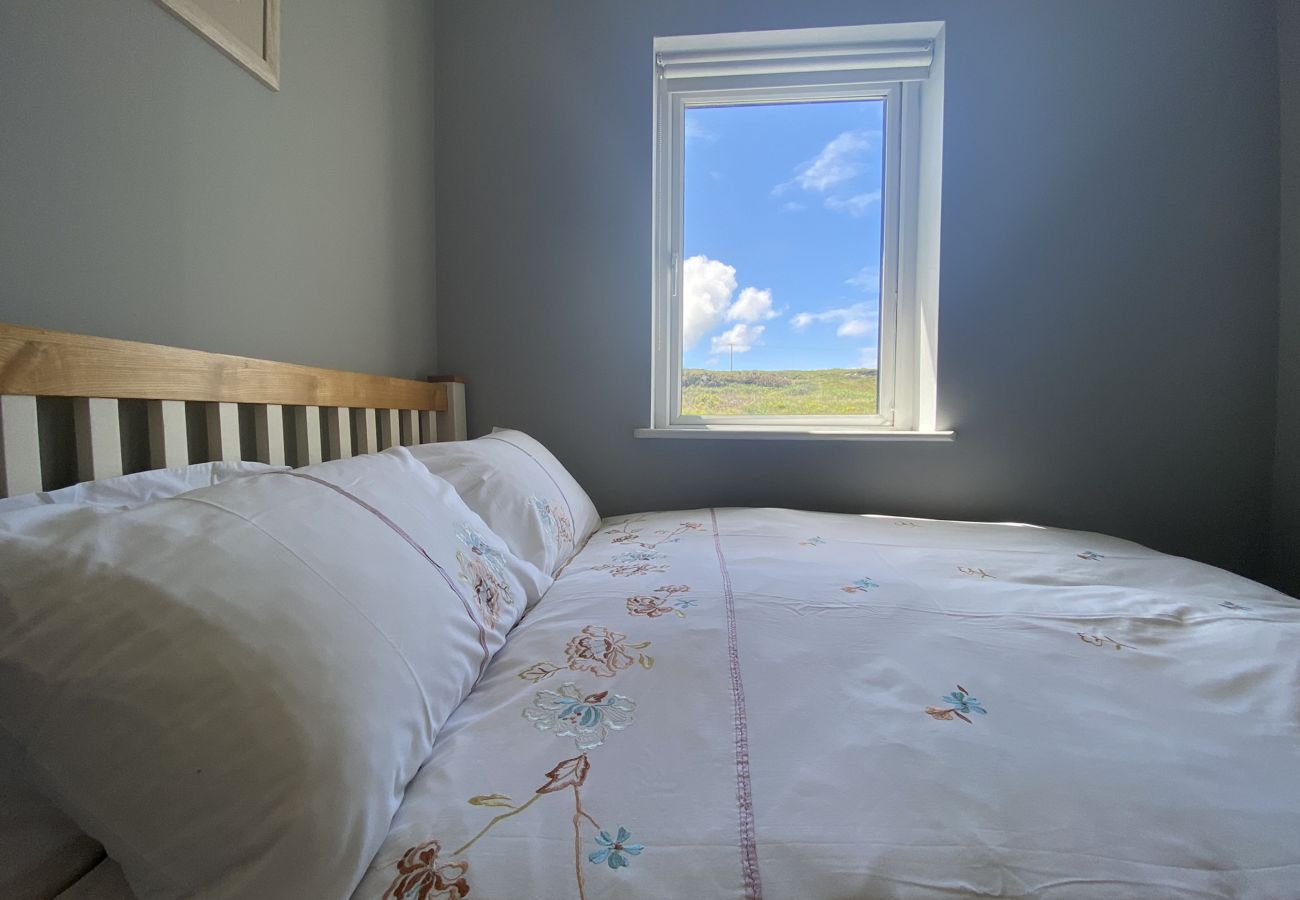 Cleggan Harbour Holiday Home, Seaside Holiday Accommodation Available in Cleggan, County Galway