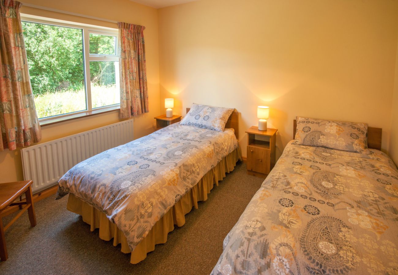 Lough Corrib View Holiday Home, Large Holiday Accommodation in Maam, County Galway