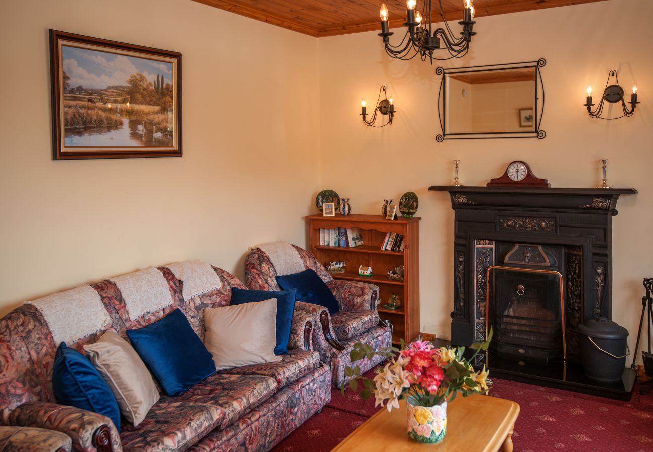 Lough Corrib View Holiday Home, Large Holiday Accommodation in Maam, County Galway