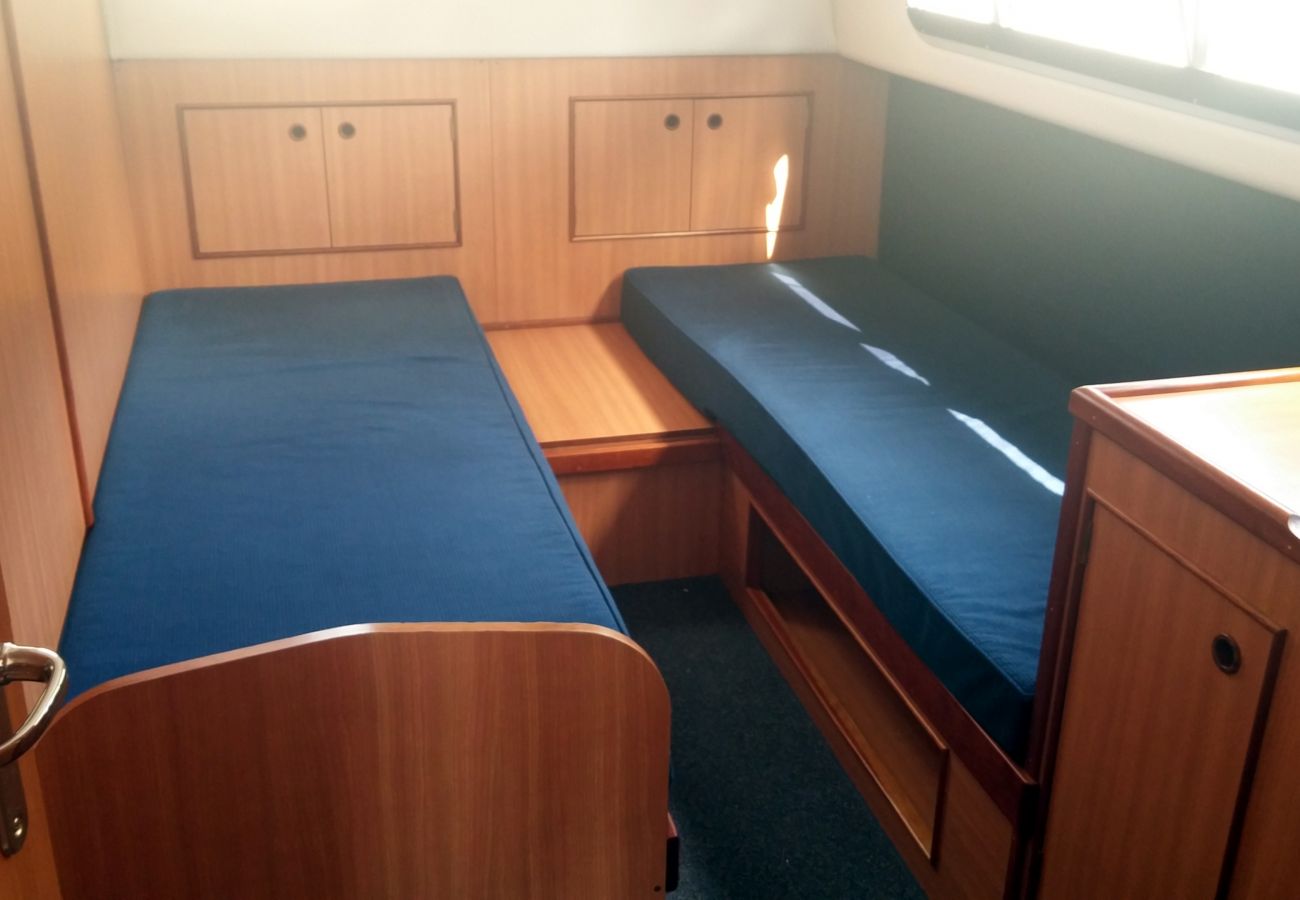 Hire a boat on Lough Erne in County Fermanagh Manor Marine Noble Commander 6/8 Berth