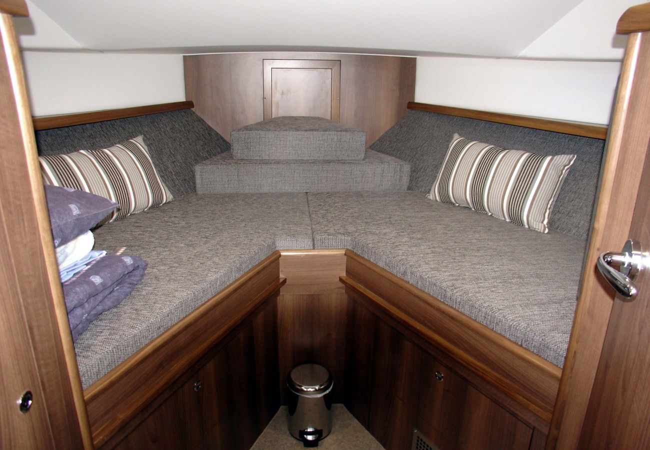 Hire a boat on Lough Erne in County Fermanagh Manor Marine Noble Duchess 4/6 Berth