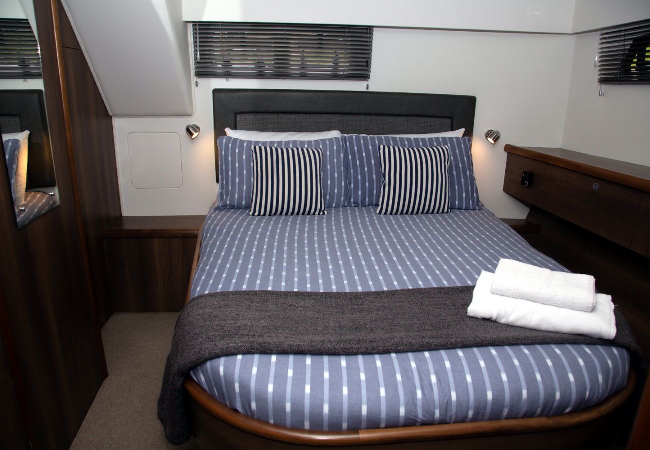 Hire a boat on Lough Erne in County Fermanagh Manor Marine Noble Duchess 4/6 Berth