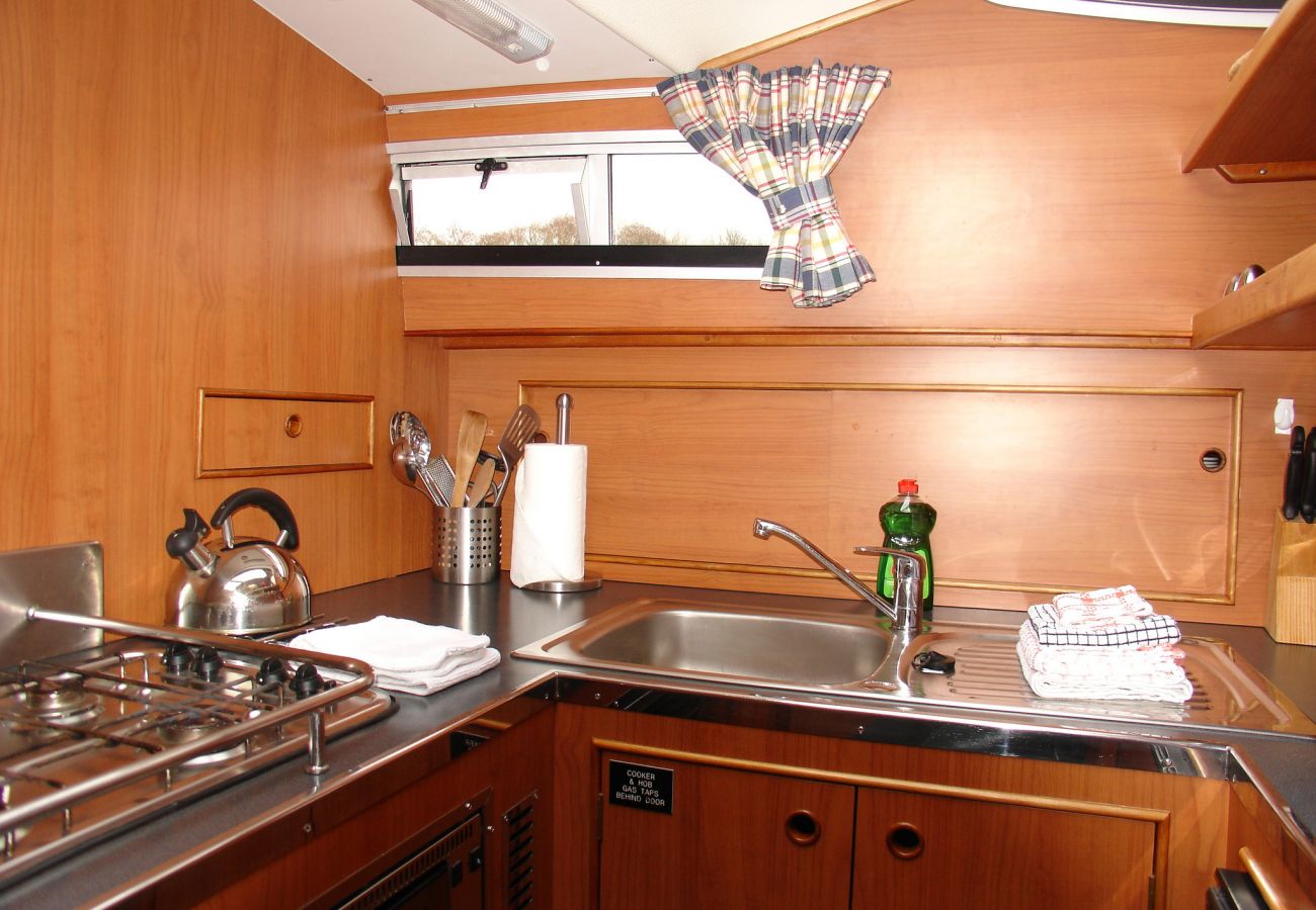 Boat in Killadeas - Manor Marine Noble Duke 4/6 Berth 