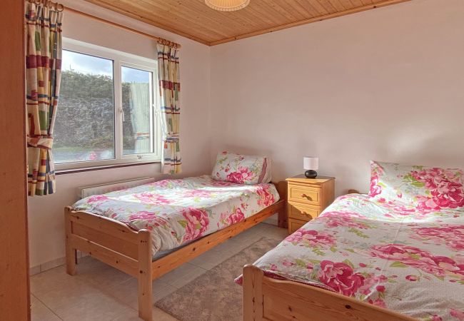Cottage in Roundstone - Dogs Bay Holiday Cottage Cottage in Roundstone - Dogs Bay Holiday Cottage