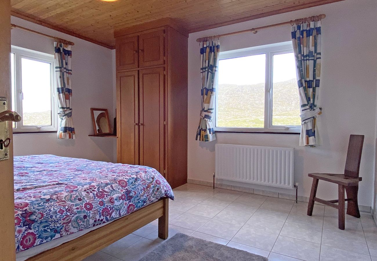 Cottage in Roundstone - Dogs Bay Holiday Cottage