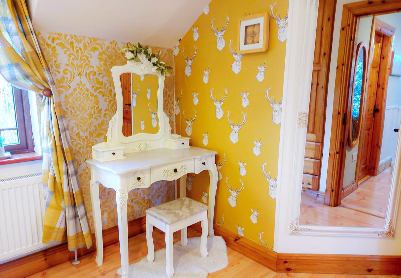 Vanity Desk in Bedroom Knockmanagh Holiday Home