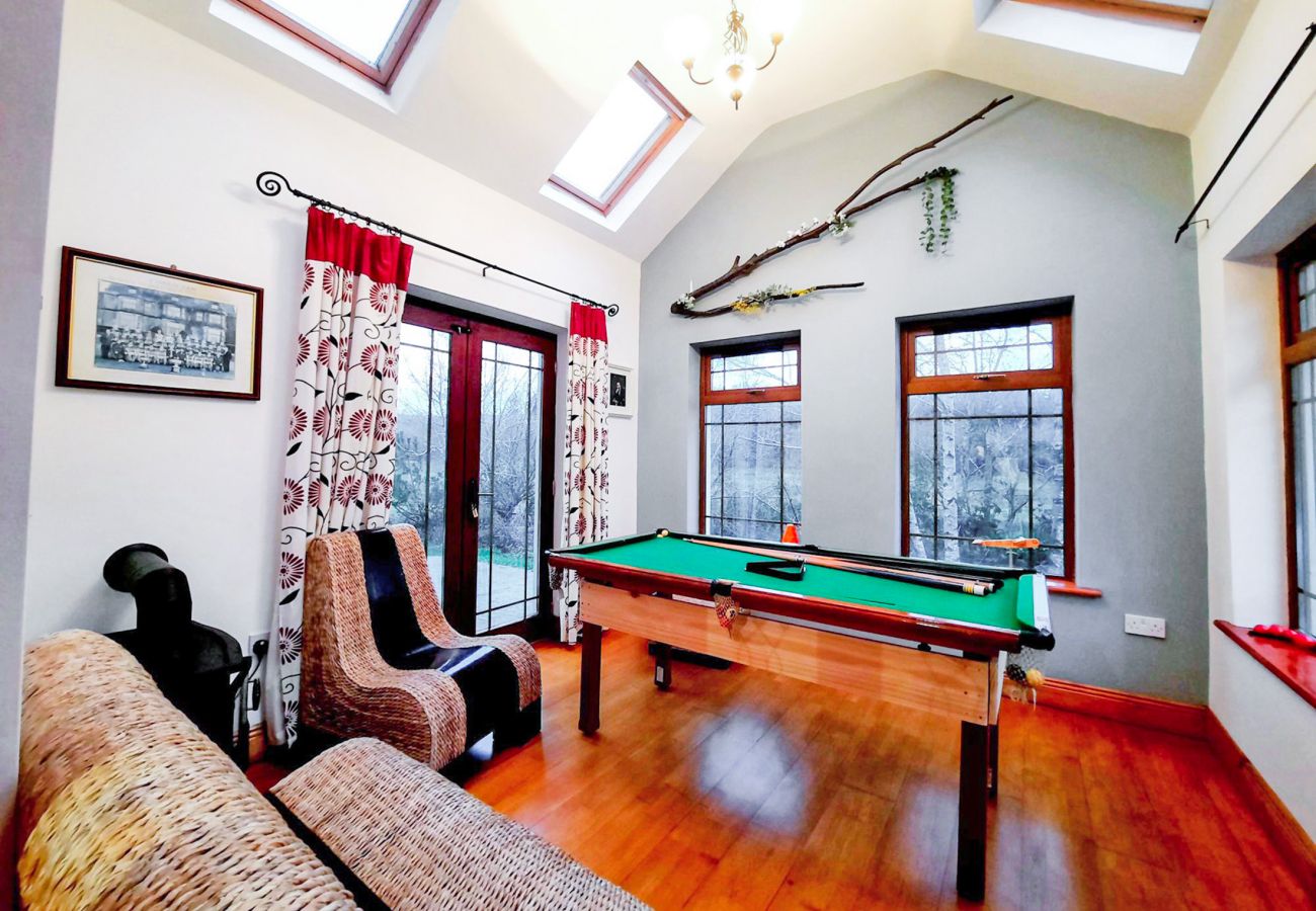 Spacious living room with Pool Table Knockmanagh Holiday Home