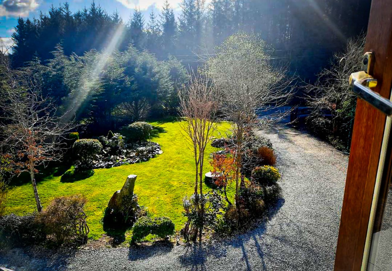 Garden Space to the front of the house Knockmanagh Holiday Home