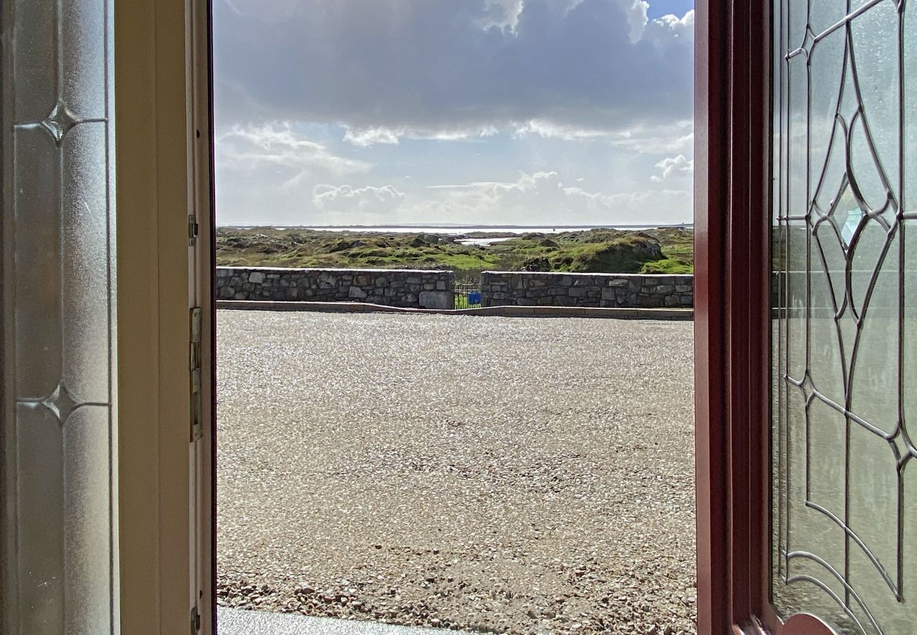 Carna Sea View Holiday Home, Large Holiday Accommodation Available near Carna, County Galway