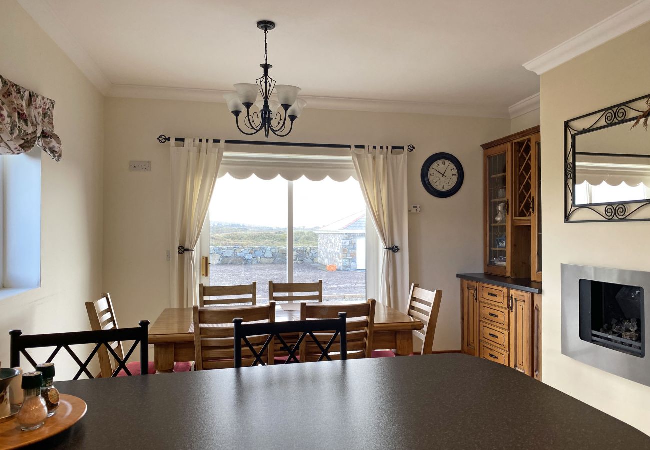 Carna Sea View Holiday Home, Large Holiday Accommodation Available near Carna, County Galway