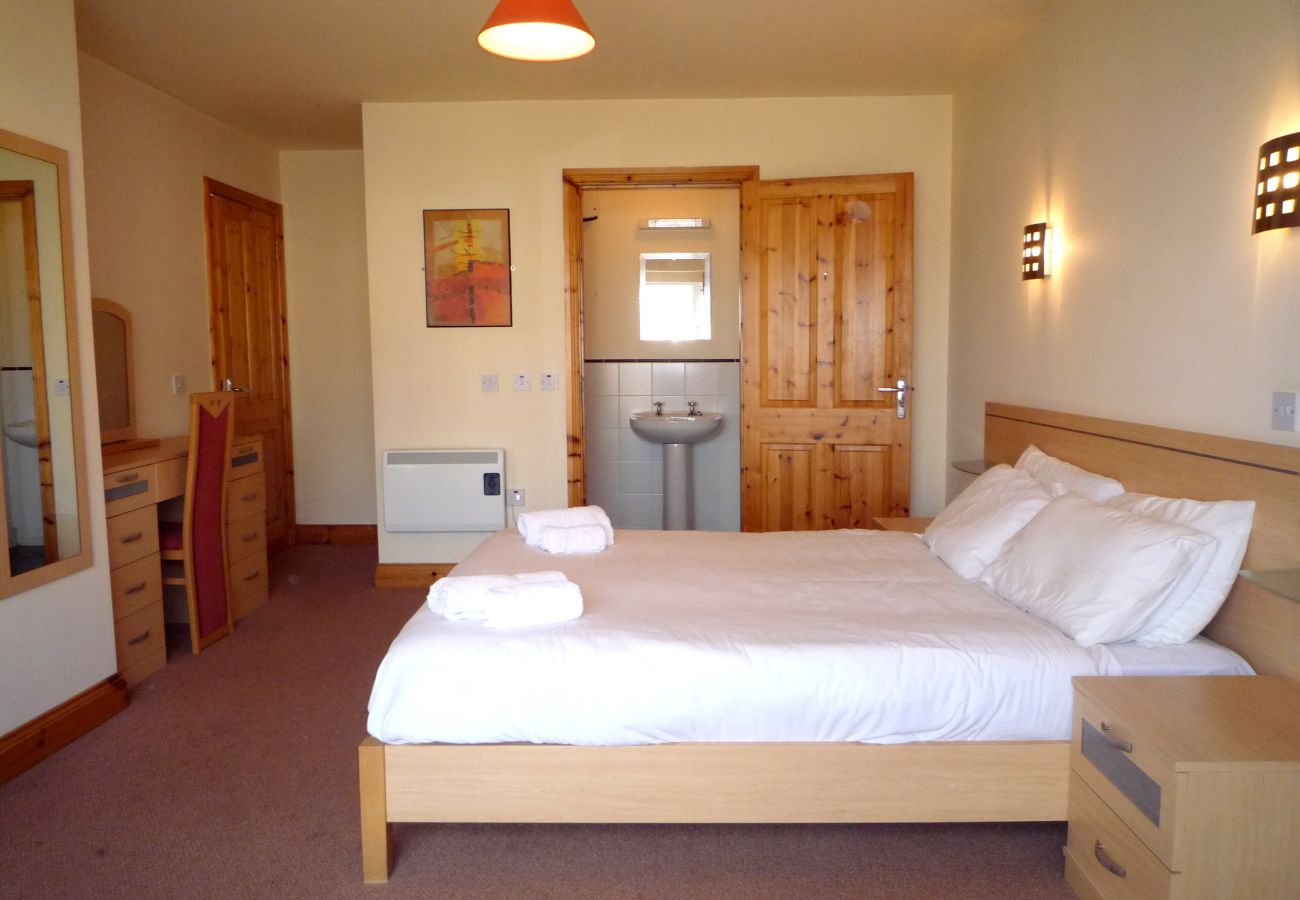 Innisfallen Holiday Home No 4, Pet Friendly Holiday Accommodation Available in Killarney, County Kerry