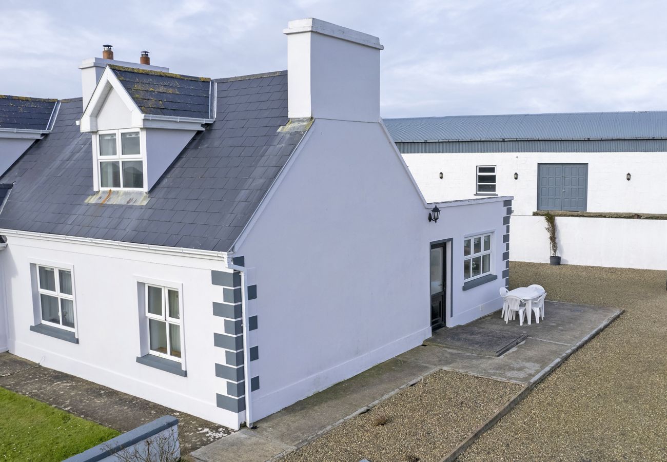 Matthews Traditional Holiday Cottage Doonbeg, Coastal Holiday Accommodation near Doonbeg, County Clare