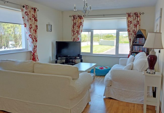Southland Holiday Home, Seaside Holiday Accommodation Available near Milltown Malbay, County Clare