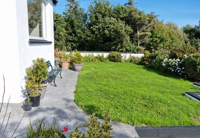 Bealadangan Holiday Home, Coastal Holiday Home Available in Connemara, County Galway