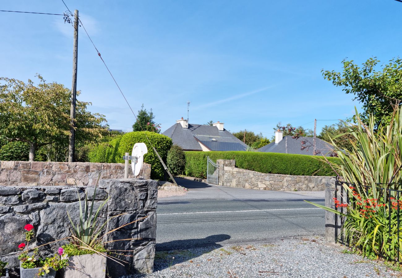 Bealadangan Holiday Home, Coastal Holiday Home Available in Connemara, County Galway