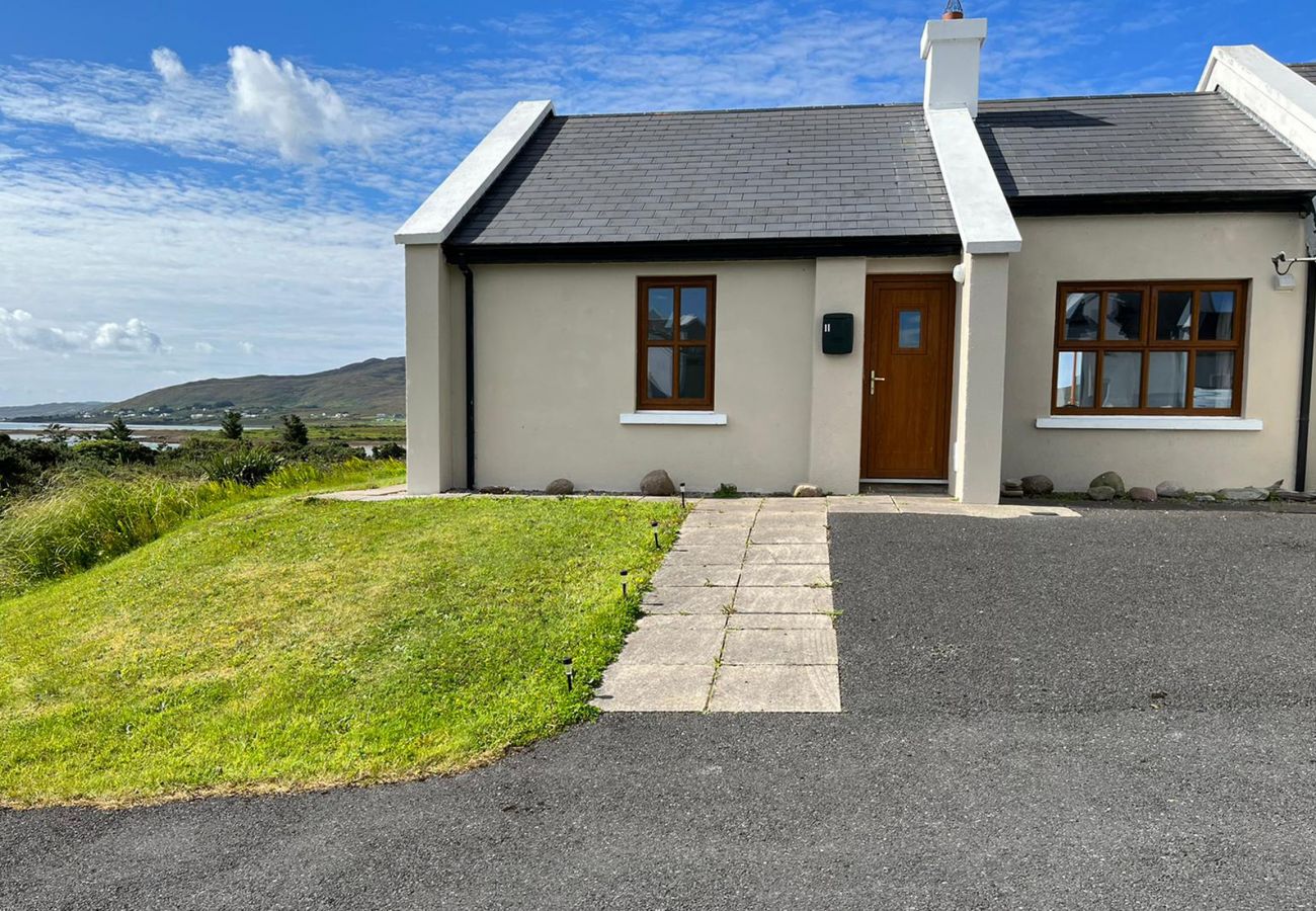 Charming Achill Sound Holiday Village No.11, Achill Island, County Mayo