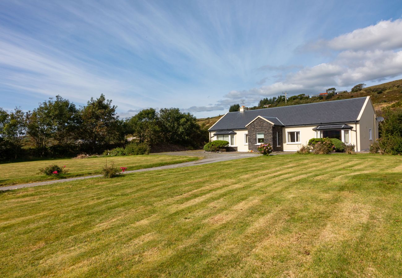 Church Island View Holiday Home, Lake View Holiday Accommodation Available near Waterville, County Kerry