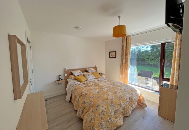 The Nook Oranmore Holiday Home, Coastal Holiday Accommodation Available in Oranmore, County Galway