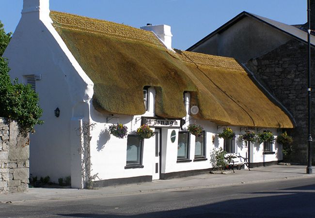 McDonaghs Thatch Pub, Oranmore, County Galway