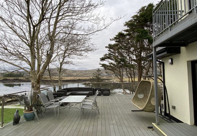 Cashel Bay Holiday Home, Seaside Holiday Accommodation Available in Cashel, County Galway