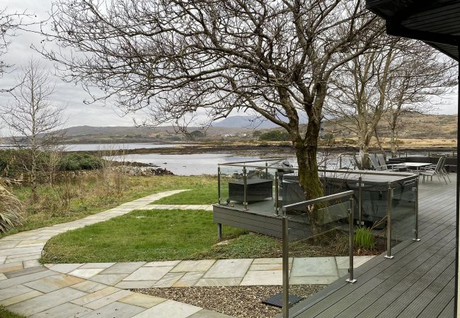 Cashel Bay Holiday Home, Seaside Holiday Accommodation Available in Cashel, County Galway