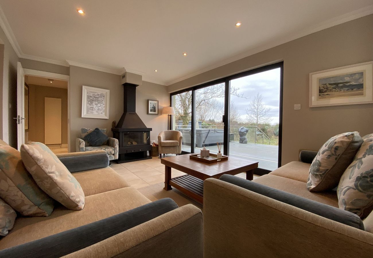 Cashel Bay Holiday Home, Seaside Holiday Accommodation Available in Cashel, County Galway