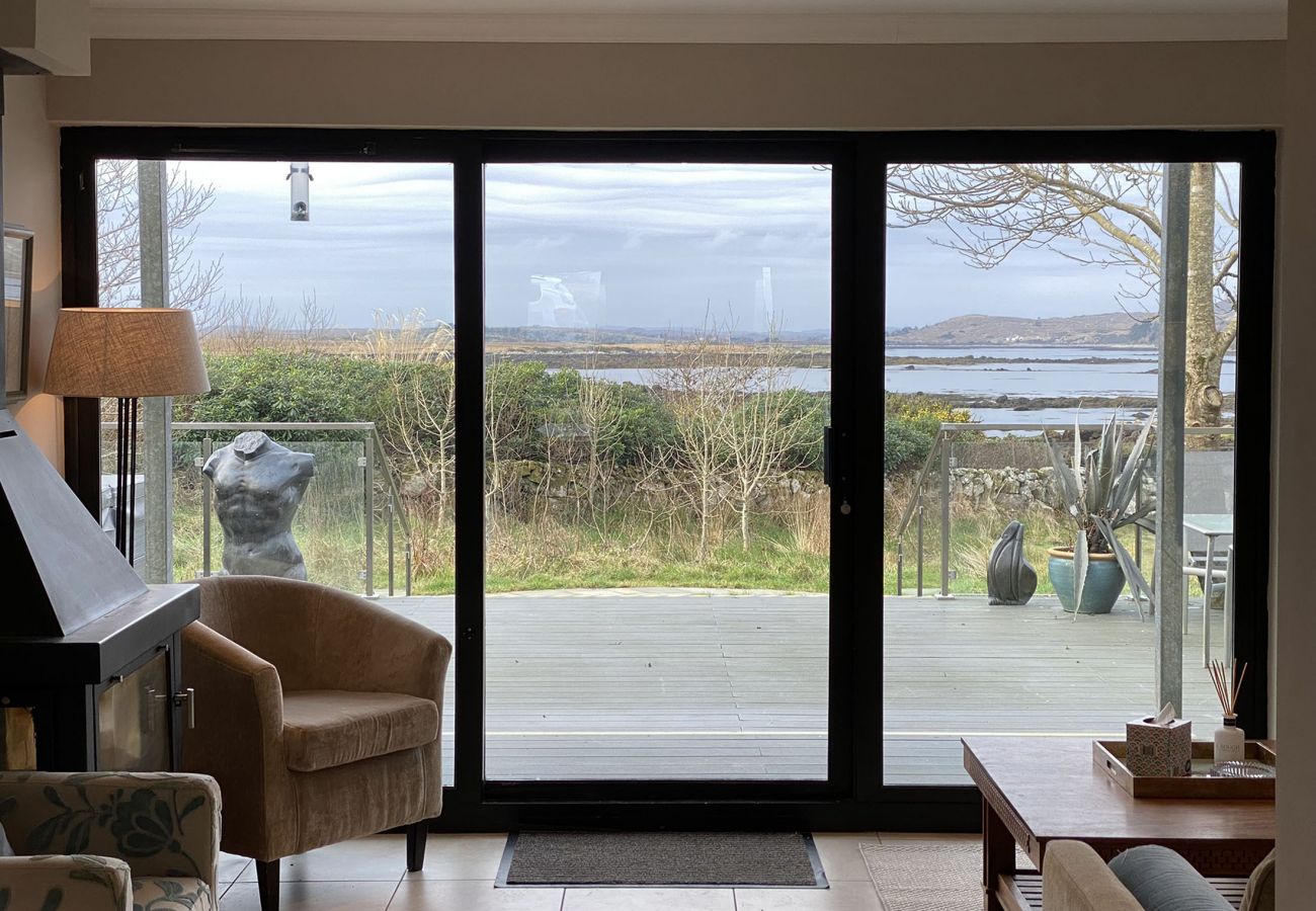 Cashel Bay Holiday Home, Seaside Holiday Accommodation Available in Cashel, County Galway