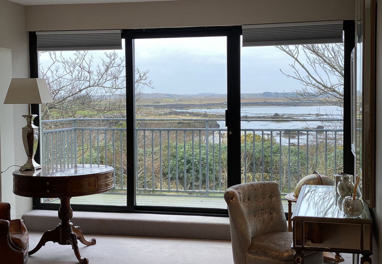 Cashel Bay Holiday Home, Seaside Holiday Accommodation Available in Cashel, County Galway