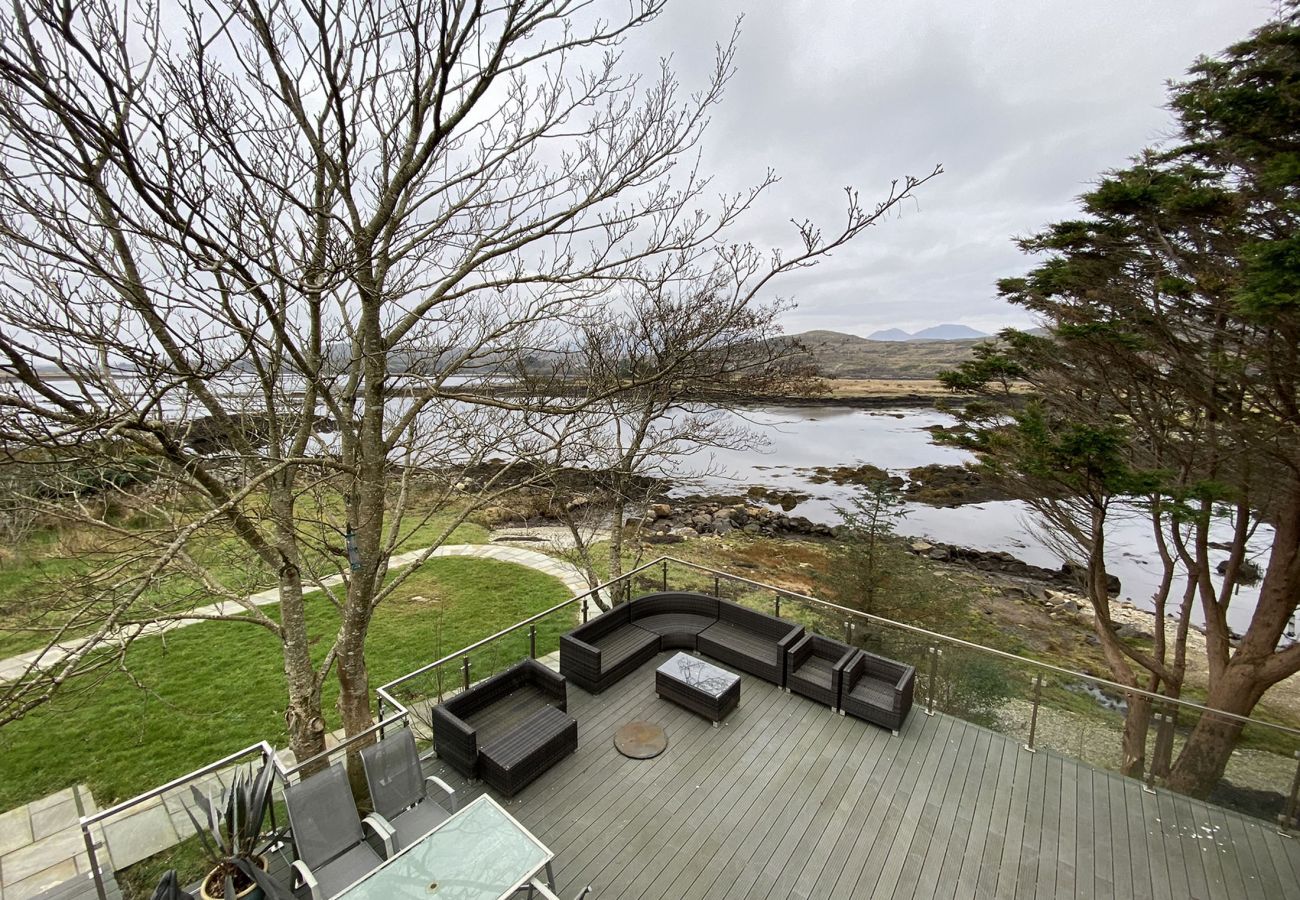 Cashel Bay Holiday Home, Seaside Holiday Accommodation Available in Cashel, County Galway