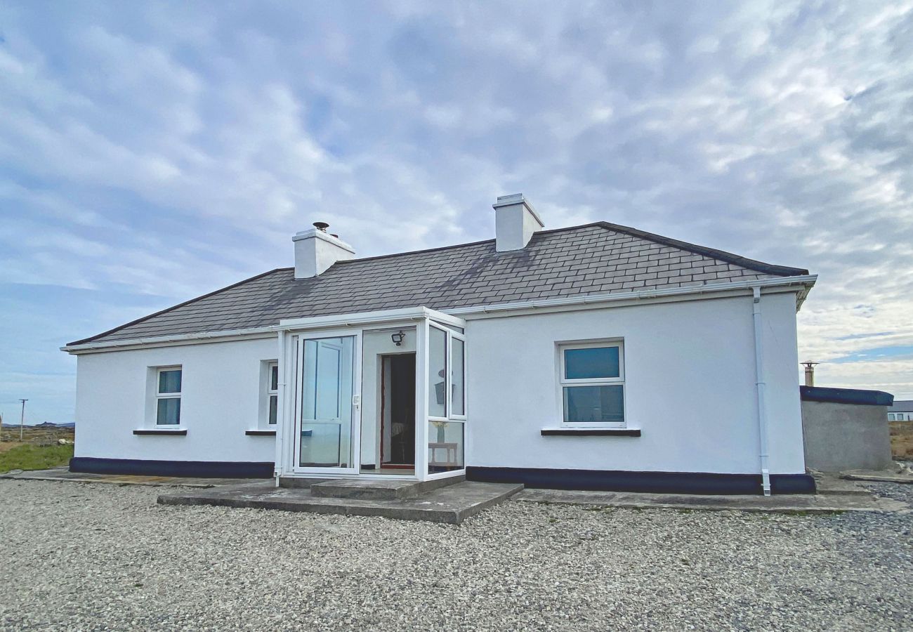 Coral Strand Beach Cottage, Seaside Holiday Accommodation Available in Connemara, Ballyconneely, County Galway