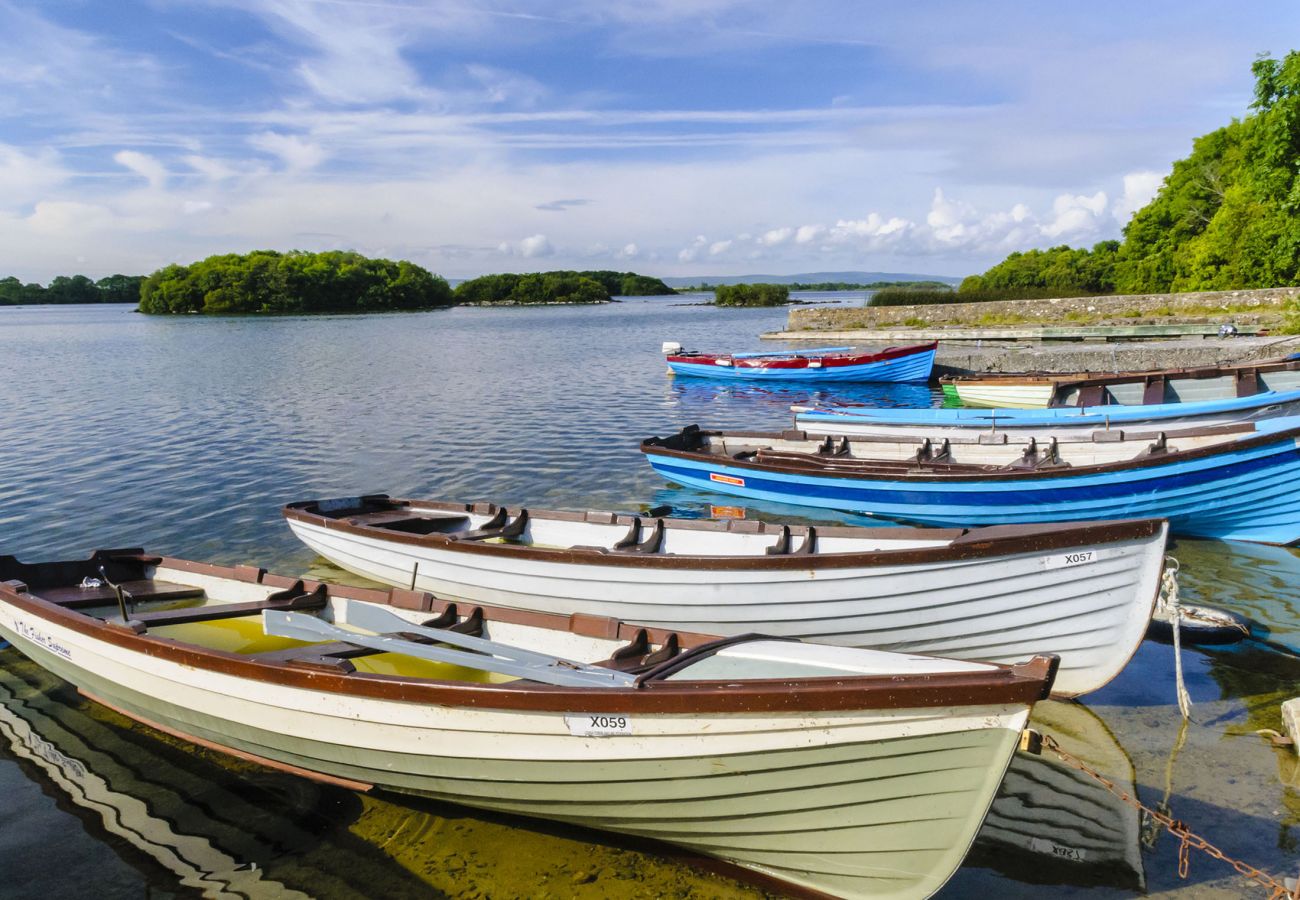 Lakeview Cottage Oughterard, Lakeshore Holiday Accommodation Available in Connemara, Oughterard, County Galway