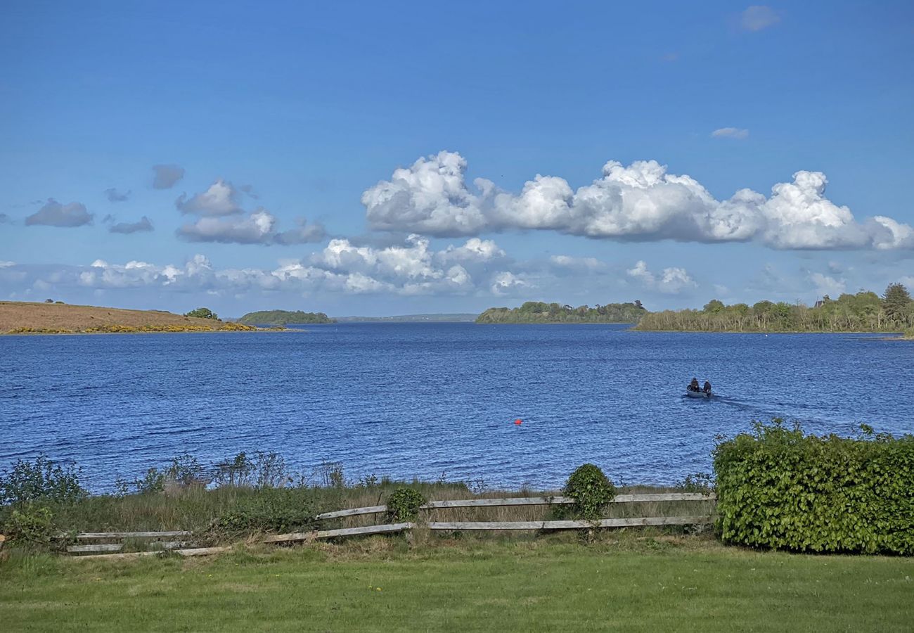 Lakeview Cottage Oughterard, Lakeshore Holiday Accommodation Available in Connemara, Oughterard, County Galway