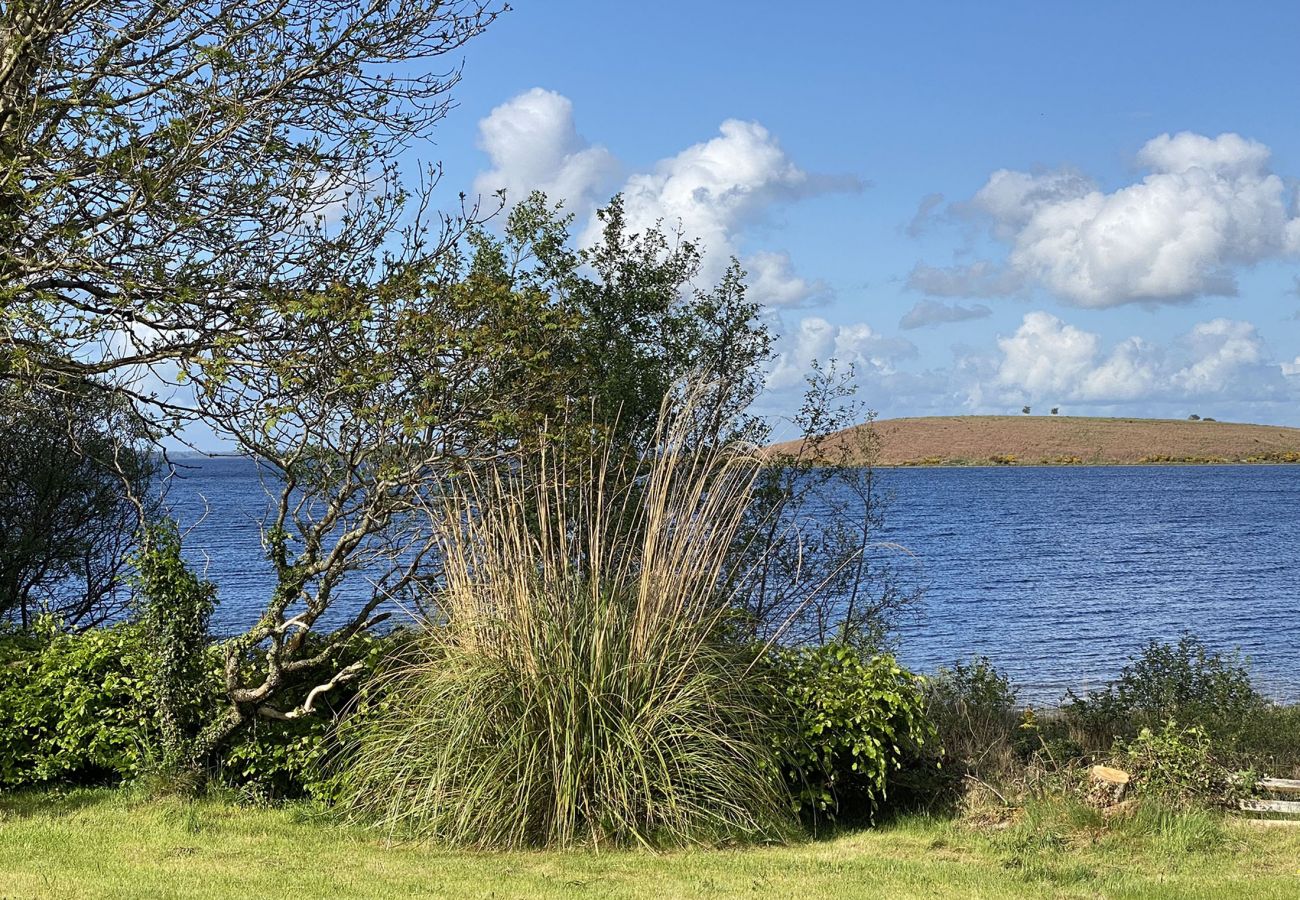 Lakeview Cottage Oughterard, Lakeshore Holiday Accommodation Available in Connemara, Oughterard, County Galway