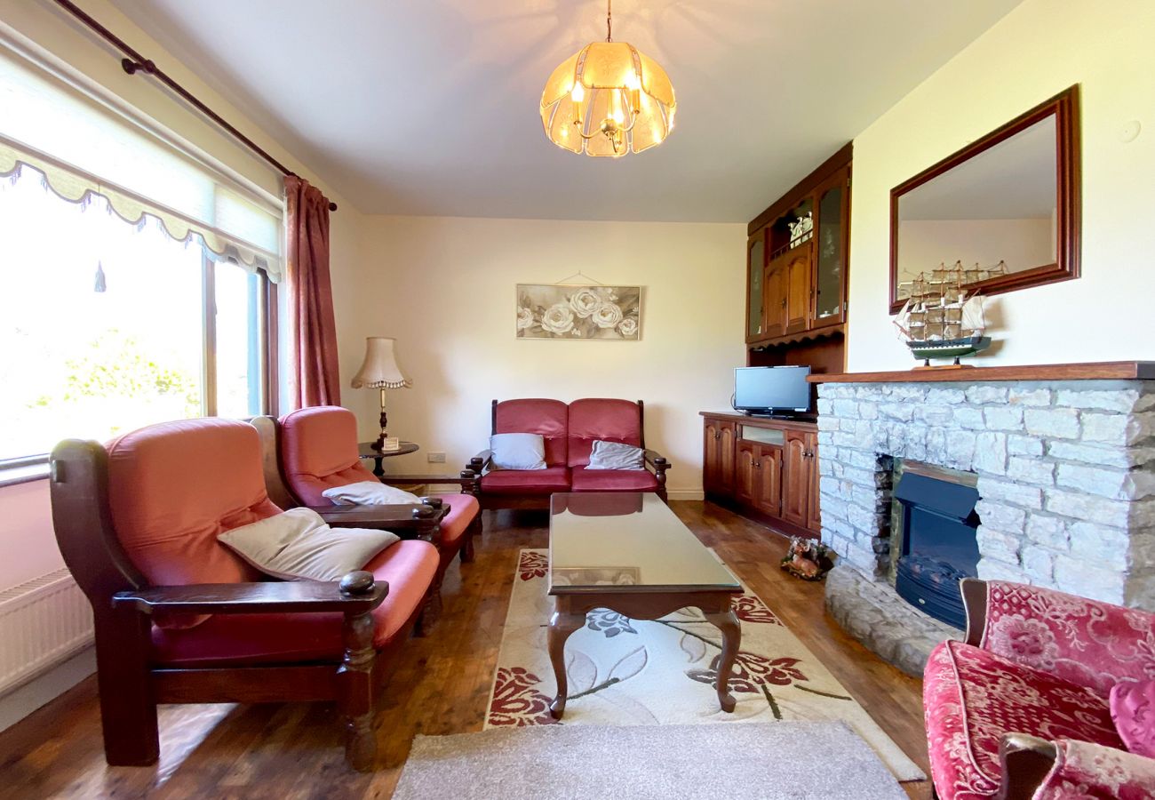 Lakeview Cottage Oughterard, Lakeshore Holiday Accommodation Available in Connemara, Oughterard, County Galway