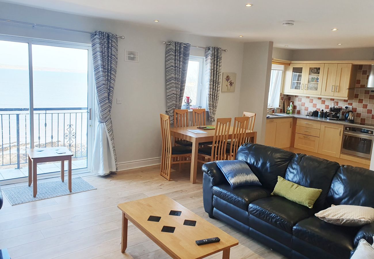 Ballycotton Holiday Apartment No 6, Seaside Holiday Accommodation Available in Ballycotton, County Cork