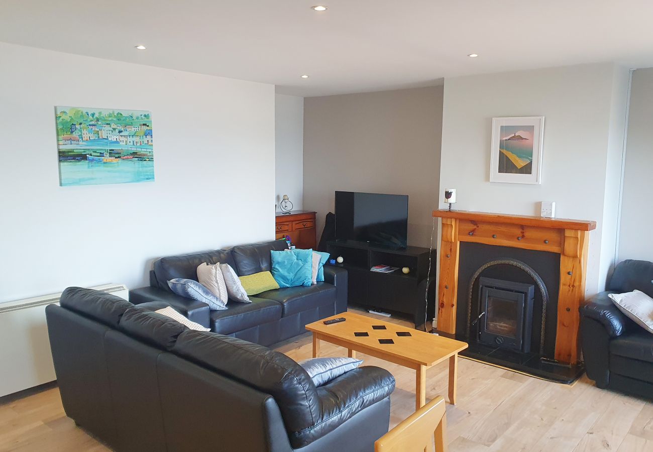 Ballycotton Holiday Apartment No 6, Seaside Holiday Accommodation Available in Ballycotton, County Cork