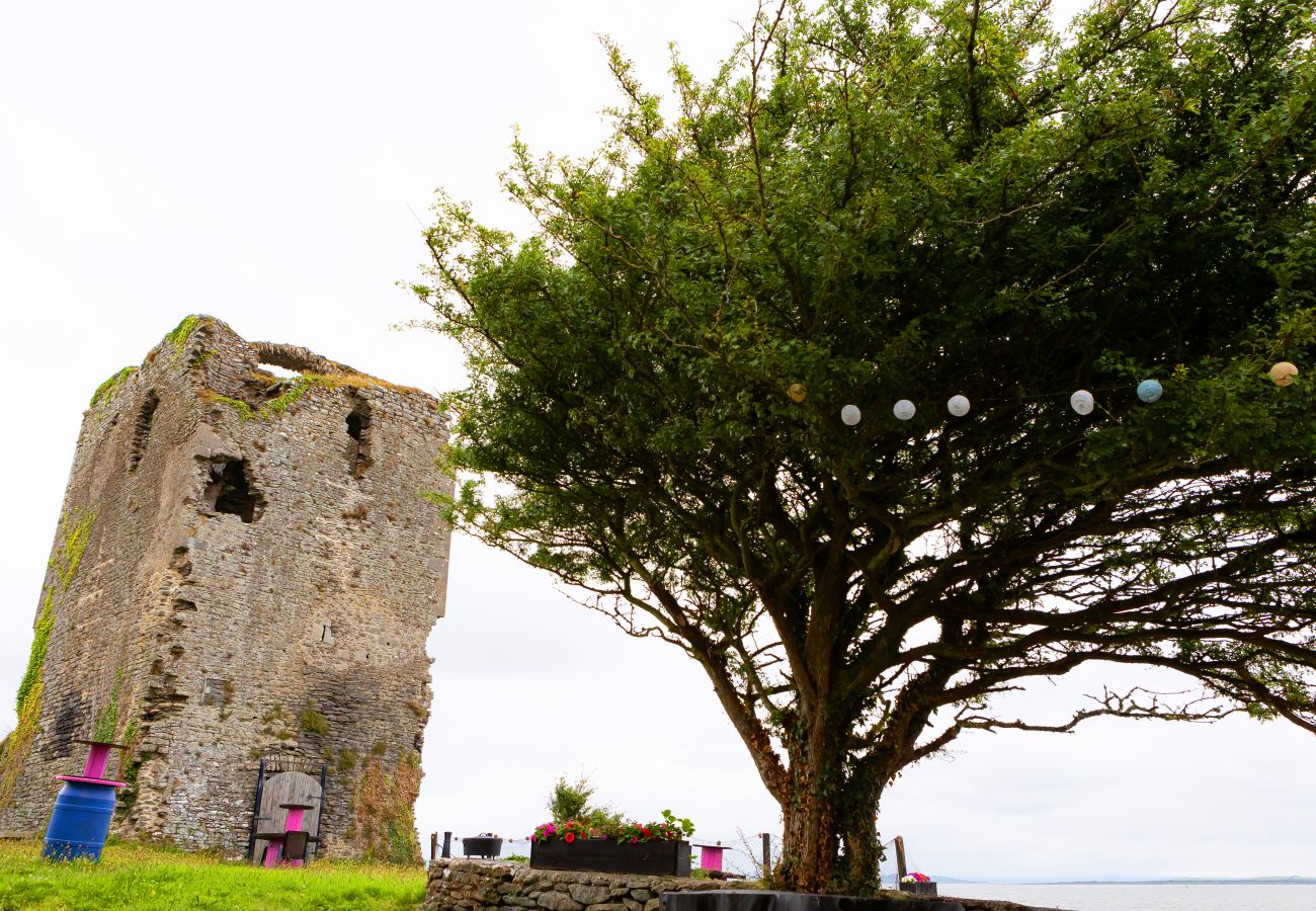 Shannon Castle Holiday Cottages Type A , Riverside Holiday Accommodation Available in Ballysteem, County Limerick