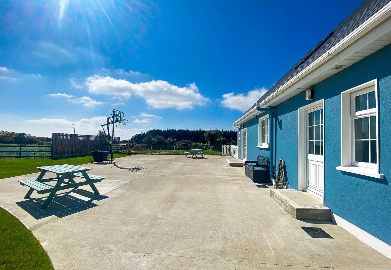 Hilltop Haven Kilmore, Coastal Holiday Accommodation Available in Kilmore, County Wexford